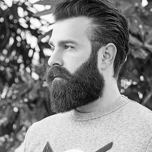 Роман Суров